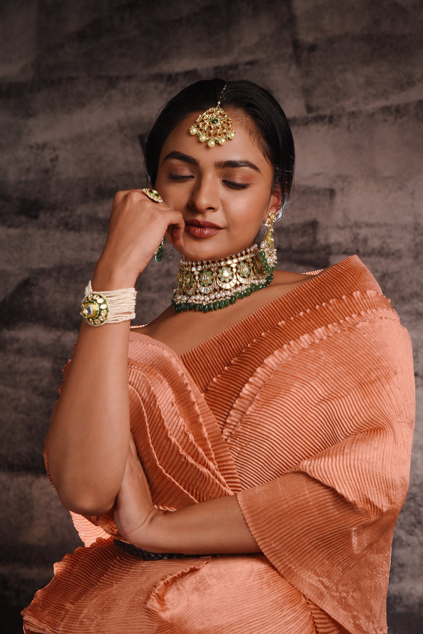 18KT GOLD ENAMEL UNCUT DIAMOND WITH EMERALD & PEARLS NECKLACE SET - SurabhiJewels