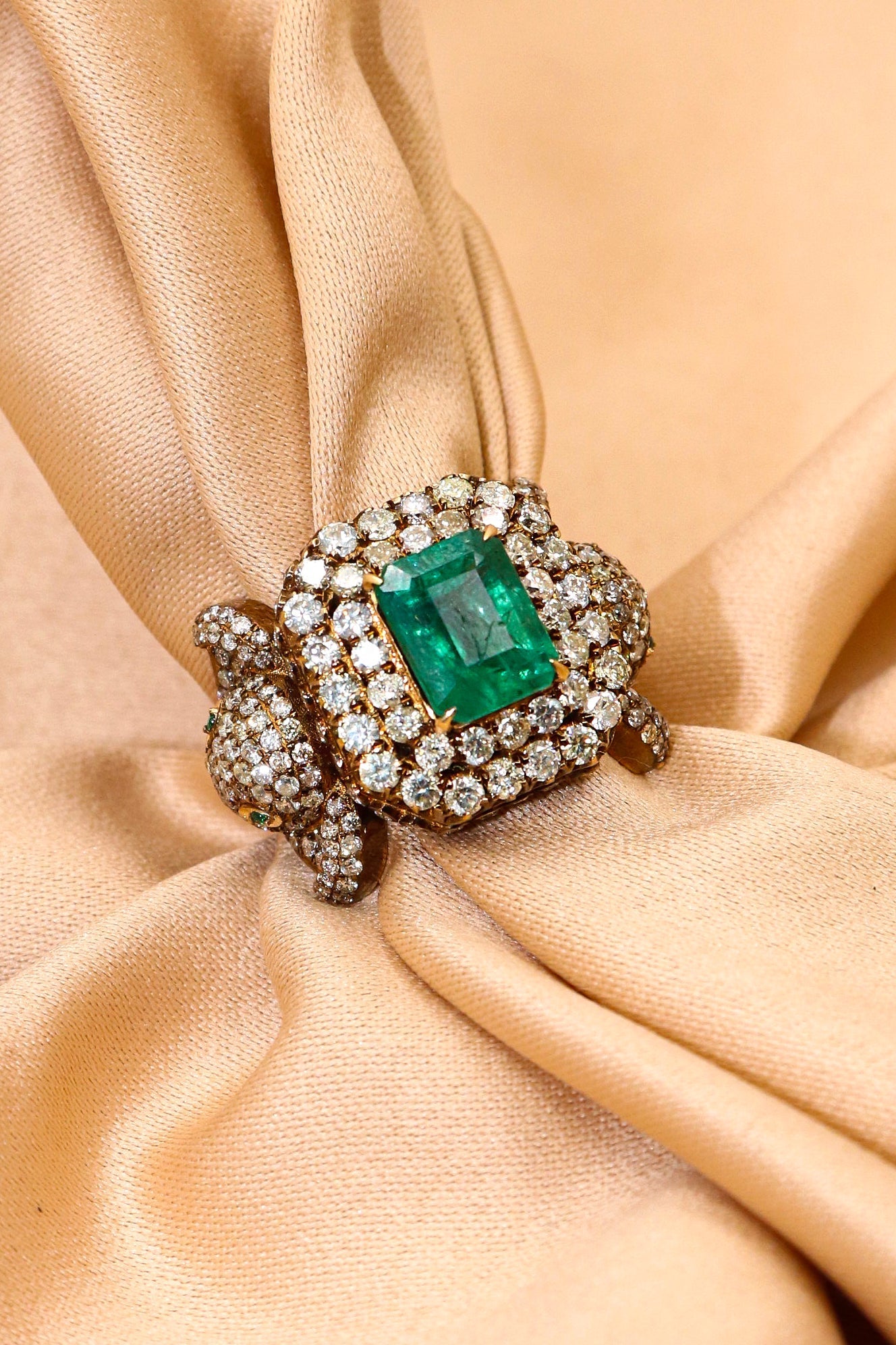 Elephant Design Royal Touch Diamond with Emerald Gemstones Ring