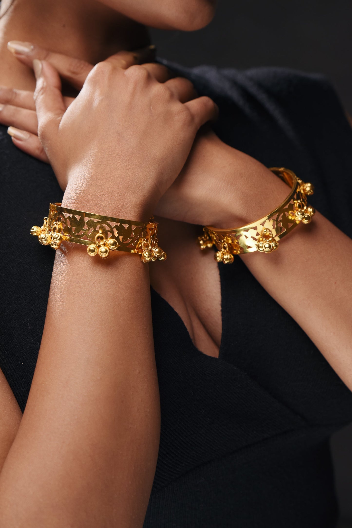 THE PARIBANDH GHUNGHROO BANGLE SET - SurabhiJewels
