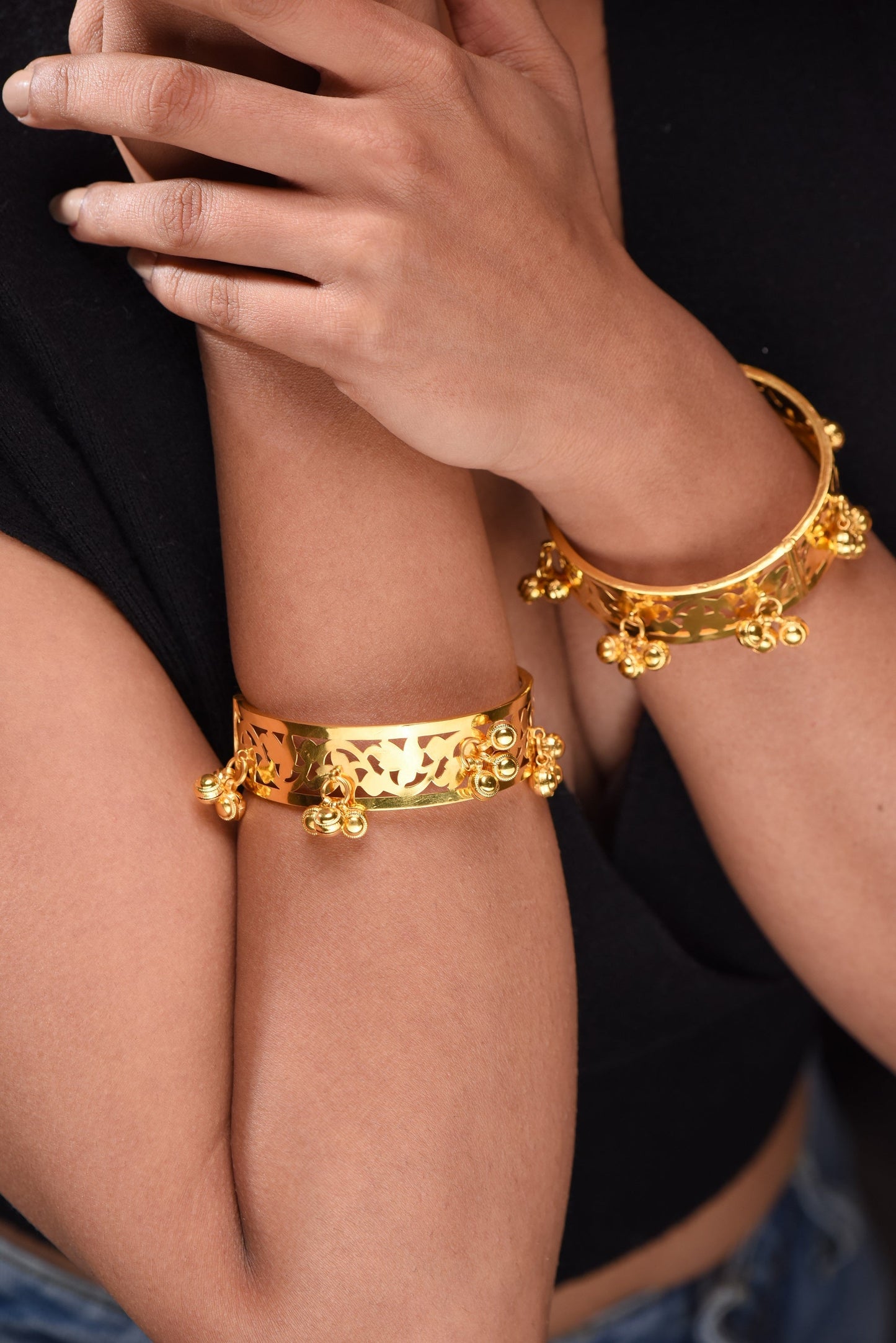 THE PARIBANDH GHUNGHROO BANGLE SET - SurabhiJewels