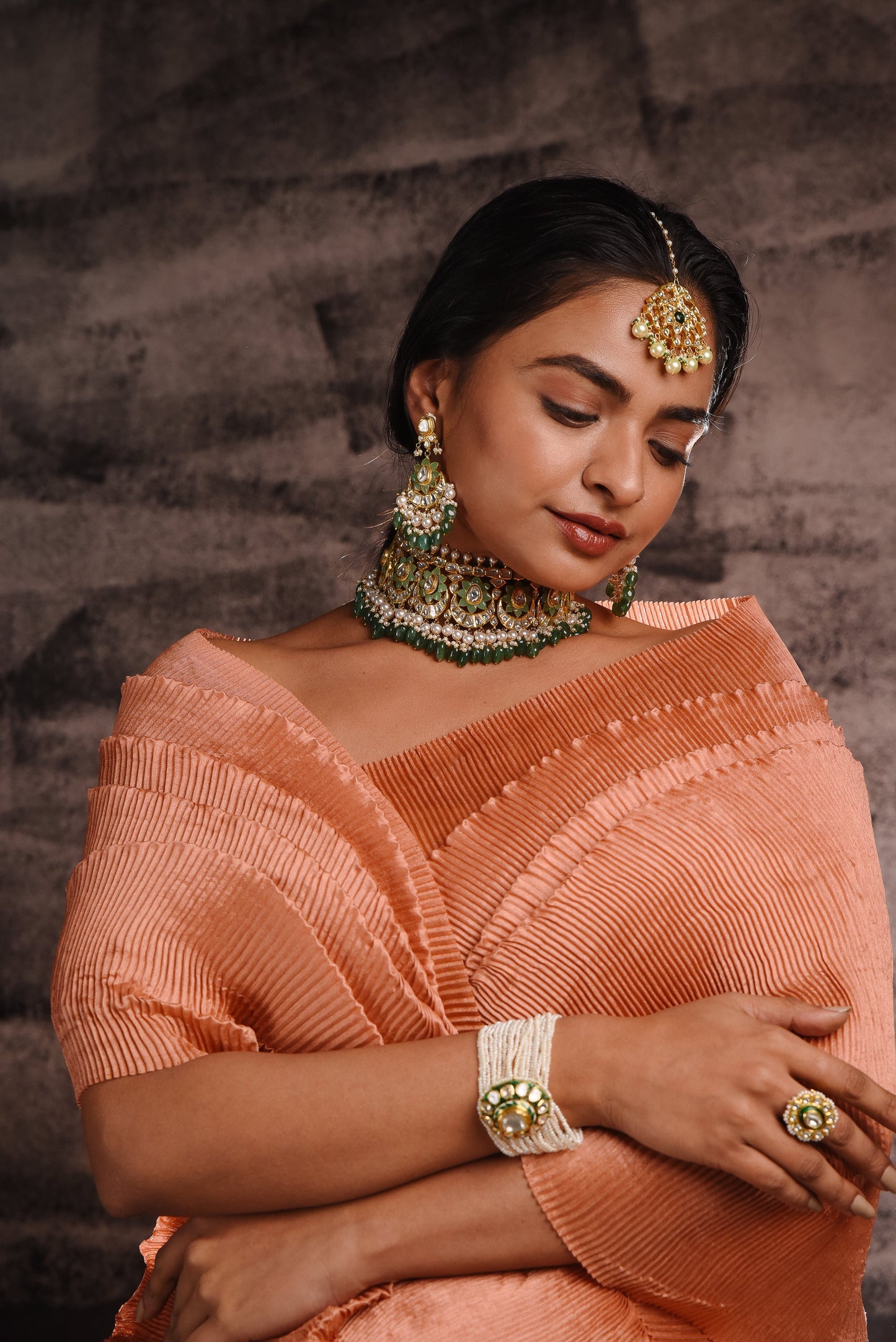 18KT GOLD ENAMEL UNCUT DIAMOND WITH EMERALD & PEARLS NECKLACE SET - SurabhiJewels