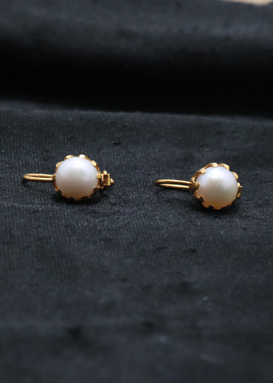 The Classic Pearl Radiance Stud Earrings