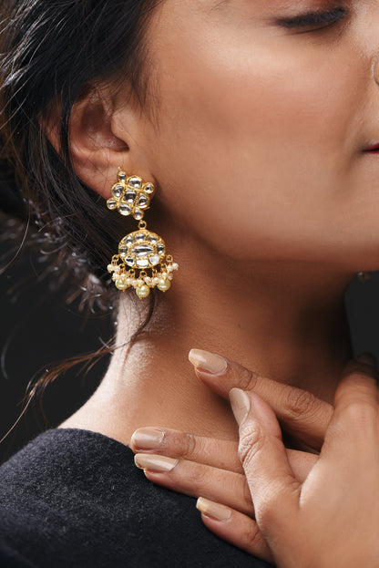 Overpowering 18kt Gold Uncut Diamonds Earrings - SurabhiJewels